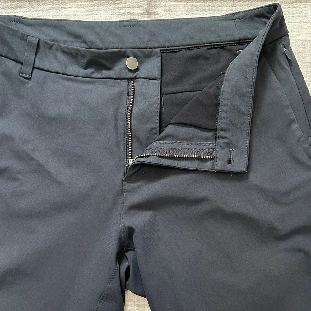 Lululemon Men's Commission Pants Size 34 Navy Classic Fit Flat Front Chinos